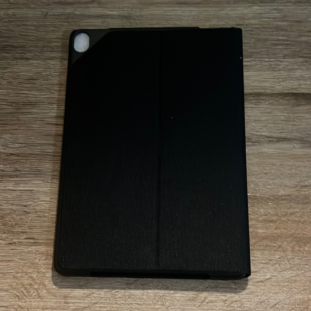 Black iPad Air 2 case